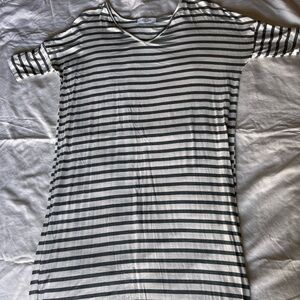 Carly Jean size extra small gray and white striped tee shirt dress